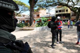 Hombres de la Dijín de la Policía llegaron al Suroeste procedentes de Bogotá para apoyar las labores de policía judicial. /FOTO: ARCHIVO.