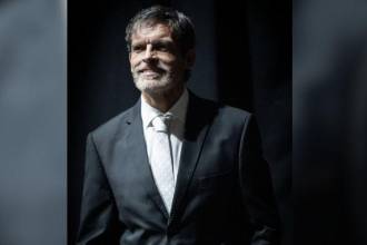 Conrado Osorio alcanzó a cumplir sus 49 años, los que celebró en medio de una hospitalización. FOTO: IG @arquitramaprod