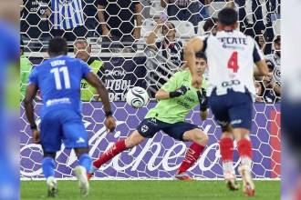 Esta no es la primera vez que Stefan Medina hace las veces de portero, en su carrera profesional ya lo ha hecho en varias ocasiones. FOTO: X Marca México