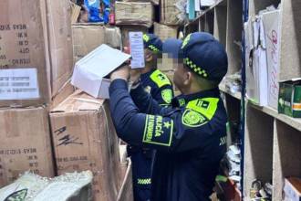  Mas de 10 mil vapeadores fueron incautados por las autoridades en Medellín. FOTO: POLICÍA NACIONAL