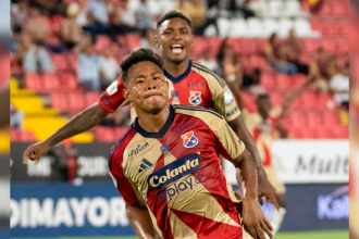 Léider Berrío (izq.), quien el sábado se reportó con doblete, fue clave para lograr este registro. /FOTO: CORTESÍA DIM