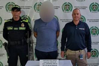 Capturado en el aeropuerto de Rionegro con circular azul de Interpol. FOTO: DEPARTAMENTO DE POLICÍA ANTIOQUIA 