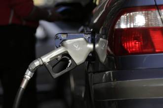 Rodar con los neumáticos desinflados puede elevar el gasto de combustible hasta en un 10 %. FOTO: COLPRENSA