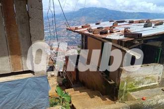 Este hombre fue hallado sin vida en este sector de La Cruz. FOTO: CRISTIAN VÁSQUEZ