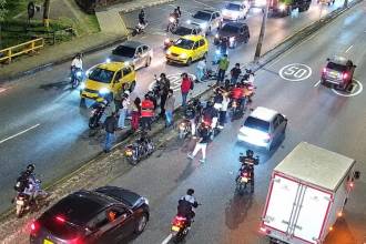 Así fue el momento del accidente en la autopista Norte. FOTO: CORTESÍA 