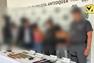 alias El Guajiro junto a los demás capturados. FOTO: CAPTURA DE VIDEO X @DIRECTORPOLICIA