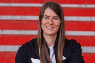 Marie-Louise Eta, la primera mujer entrenadora en Alemania. FOTO: @MARIELOUISEETA