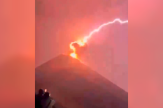 El volcán es uno de los más activos del mundo. / FOTO: CAPTURA DE PANTALLA