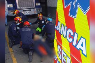Bomberos Envigado asistió la emergencia donde resultó gravemente herida la víctima. /FOTO: CORTESÍA BOMBEROS ENVIGADO