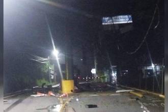 El peaje Cabildo quedó destruido luego de la explosión de un artefacto. FOTO: DENUNCIAS ANTIOQUIA