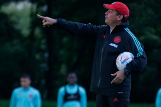 Héctor Cárdenas dirigiendo la Selección Colombia Sub-20. /FOTO: COLPRENSA 