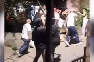 Enfrentamientos entre vecinos en Carpinelo, Comuna 1 Popular de Medellín. /FOTO: CAPTURA DE VIDEO TOMADA DE VICTAZOACTUAL