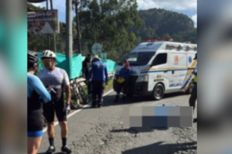 Ciclista falleció en la vía Caldas - Amagá por golpe en la cabeza./FOTO: DENUNCIAS ANTIOQUIA