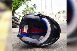 El motociclista falleció tras golpearse con un poste. (Imagen de referencia que no corresponde al accidente). FOTO: CANVA