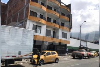 El hombre estaba en una de las habitaciones de este hotel de La Candelaria, en el Centro de la ciudad. FOTO: LAURA ROSA JIMÉNEZ VALENCIA