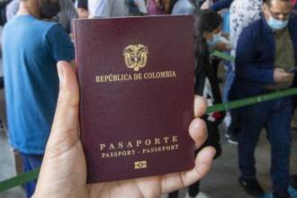 El impuesto de timbre para los pasaportes se actualiza cada tres años. FOTO: ARCHIVO - EDWIN BUSTAMANTE