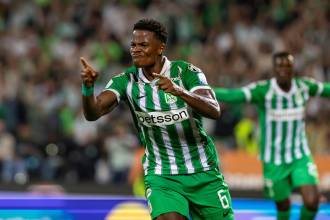 Andrés Felipe Román se convirtió en otra cuota de gol para los verdolagas. FOTO: ANDRÉS CAMILO SUÁREZ