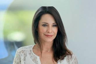 Victoria, el personaje principal de ‘Lactar’, fue hecho a la medida de María Helena Doering. FOTO: INSTAGRAM @mahelenadoering