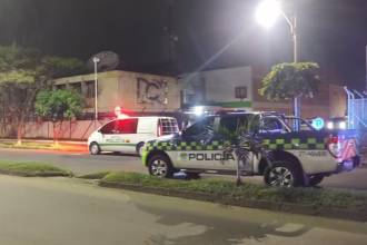 Una explosión estremeció el barrio Industrial Los Mangos de Cali, justo frente a una sede de RCN Radio. /FOTO: TOMADA CARACOL RADIO