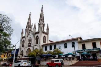 Parque principal de Frontino. / FOTO: JULIO CÉSAR HERRERA