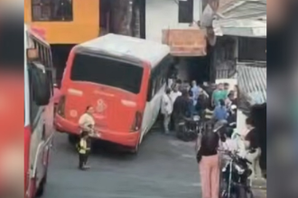 Bus se quedó sin frenos en Carpinelo, Medellín. /FOTO: CAPTURA DE VIDEO