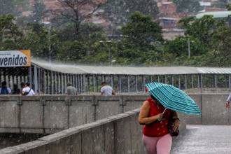 Día de lluvia en Medellín. FOTO: ARCHIVO - JAIME PÉREZ
