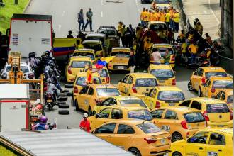 En Colombia circulan y están registrados alrededor de 768.000 taxis. FOTO: CAMILO SUÁREZ ECHEVERRY