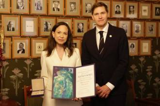 María Corina Machado recibiendo el Premio Nobel en Oslo. FOTO: TOMADA DE X @NobelPrize