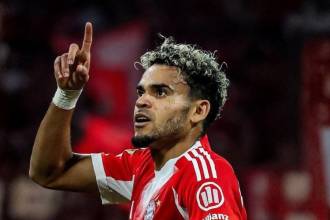 Luis Díaz celebra el gol entre el FC Bayern Múnich y el RB Leipzig. / FOTO: GETTY- ALEXANDER HASSENSTEIN