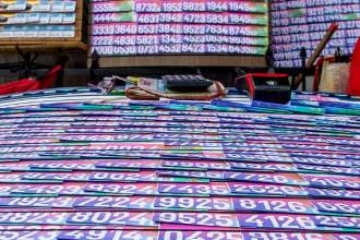 Venta de loterías en Medellín. FOTO: JUAN ANTONIO SÁNCHEZ