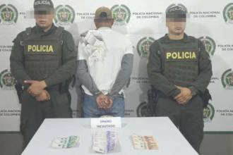 El hombre capturado fue dejado a disposición de la Fiscalía. FOTO: POLICÍA