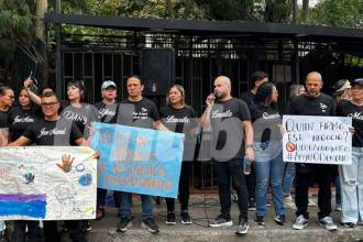 Padres y allegados de jóvenes fallecidos y sobrevivientes. FOTO: FAISURY SÁNCHEZ 