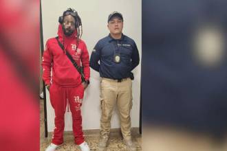 Tres ciudadanos estadounidenses fueron inadmitidos en el aeropuerto José María Córdova. / FOTO: ALCALDÍA DE MEDELLÍN