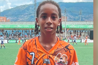 Representó a Envigado en el Babyfútbol.