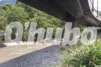 En este punto del río Medellín fue de donde recuperaron el cuerpo del hombre asesinado. FOTO: GUILLERMO OSPINA