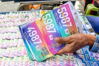 Venta de loterías en el centro de Medellín. FOTO: ARCHIVO – JUAN ANTONIO SÁNCHEZ