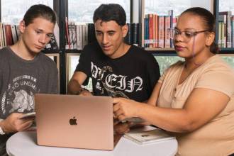 Ninguna discapacidad es impedimento para formarse y aprender nuevas artes. En Medellín pueden hacerlo. ¡Inscríbanse!. / FOTO: CORTESÍA ALCALDÍA DE MEDELLÍN