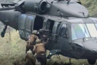 En el rescate participaron bomberos, policías, civiles y perros. FOTO: CAPTURA DE VIDEO X @DIRECTORPOLICIA