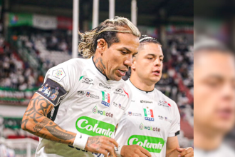 Dayro Moreno (izq.) es una de las figuras de Once Caldas. /FOTO: INSTAGRAM @oncecaldasoficial