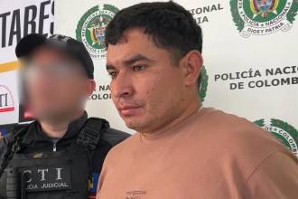 Wilmar Elías Zuleta Pulgarín, alias Lobo o Emanuel, cuando fue capturado en un operativo del CTI de la Fiscalía, Policía Nacional y Ejército Nacional. FOTO: CORTESÍA