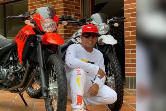 Arias usaba sus redes sociales para mostrar sus lujos y hasta fotos con famosos. FOTO: 