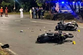 Accidente entre dos motos en el barrio Santa Mónica, occidente de Medellín. FOTO: CORTESÍA