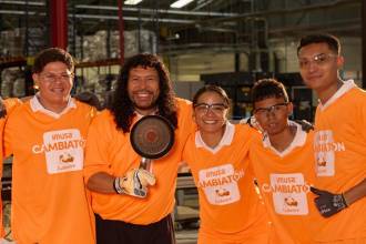 El ídolo René Higuita se unió a esta campaña. FOTO: IMUSA