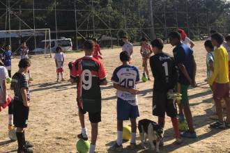 La cancha de San Javier El Salado es el lugar de entrenamientos. Actualmente, Willington Cano, tiene alrededor de 250 niños, niñas, jóvenes y adolescentes entrenando con el club. FOTO: Club Semillas de Vida y Paz.