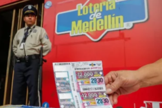 Venta de loterías en Medellín. /FOTO: ARCHIVO