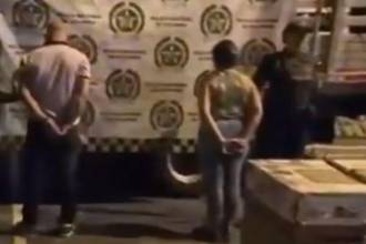Los capturados deberán responder por tráfico de estupefacientes. FOTO: CAPTURA DE VIDEO X @DirectorPolicia
