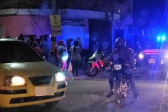 Momento del homicidio en el barrio San José, El Carmen de Viboral. FOTO: TOMADA DE ENTRE CEJA Y CEJA