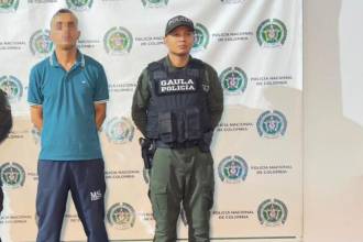 Este hombre fue capturado por el delito de extorsión agravada. FOTO: CORTESÍA POLICÍA METROPOLITANA