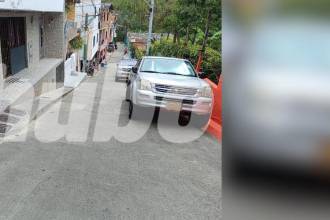 Henry estaba caminando por esta calle con su hijo pequeño cuando fue baleado. /FOTO: CRISTIAN VÁSQUEZ