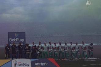 La salida del equipo, organizada por los hinchas para adornar la final de Copa Colombia, le costó sanciones al equipo. FOTO: MANUEL SALDARRIAGA